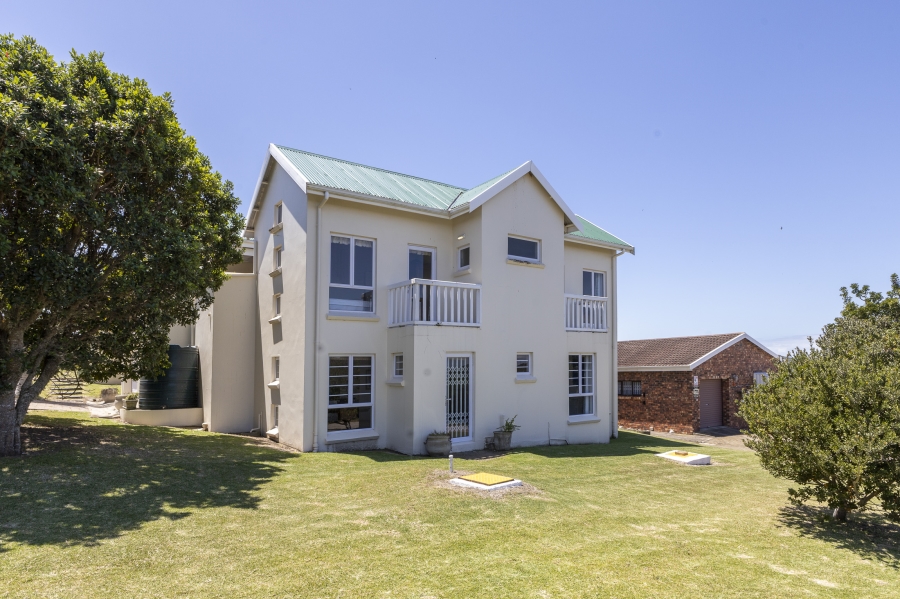 5 Bedroom Property for Sale in Kleinemonde Eastern Cape